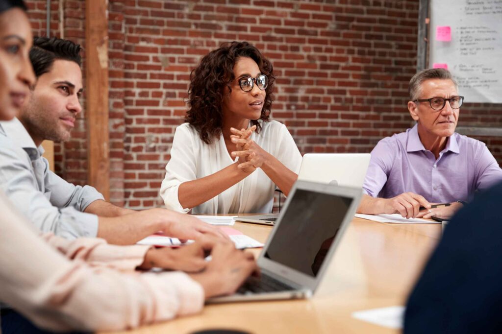 découvrez les nouveautés de l'organisation judiciaire selon le décret du 7 novembre 2025, leurs impacts et implications pour le système juridique français.