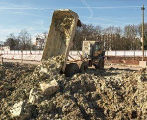 le procès lafarge est suspendu en raison d'une erreur de procédure, entraînant un report des audiences et une révision du dossier judiciaire.