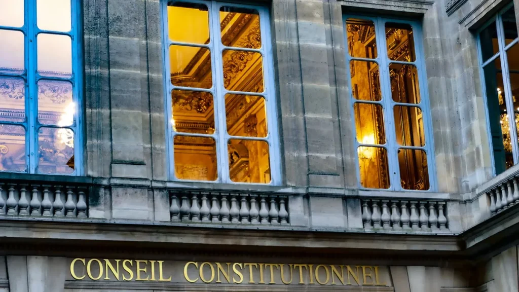 découvrez pourquoi réformer le conseil constitutionnel est essentiel pour renforcer l'état de droit et garantir une justice plus équitable en france.