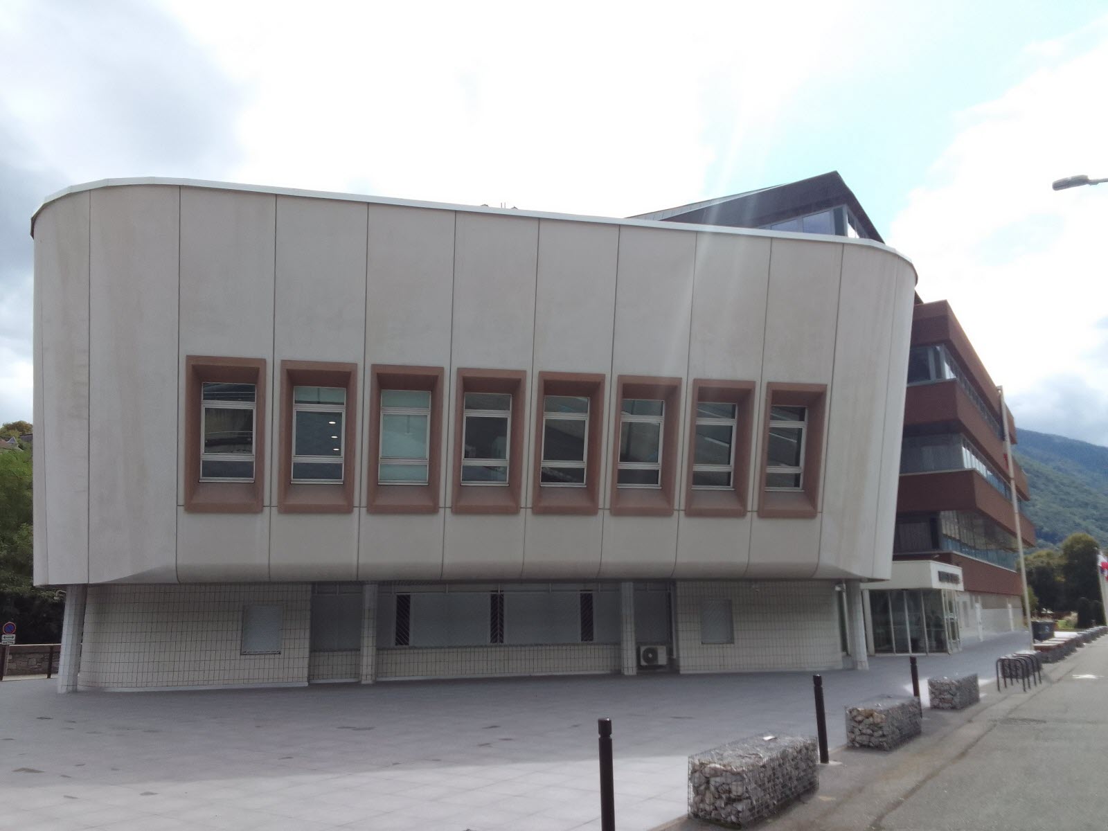 découvrez les démarches et solutions possibles pour les personnes condamnées par le tribunal de valence qui souhaitent connaître leurs options hors de la prison.