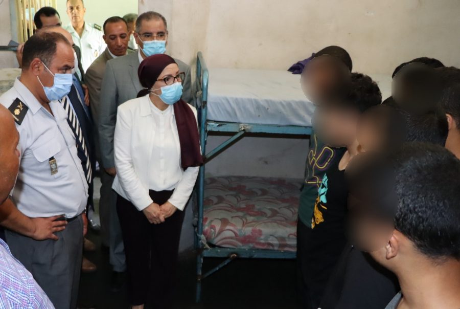 découvrez comment défendre la justice en tunisie peut parfois entraîner des conséquences graves, y compris l'emprisonnement. analyse et témoignages sur ce sujet crucial.